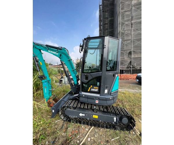 Изображение Мини-экскаватор SUNWARD SWE25UF