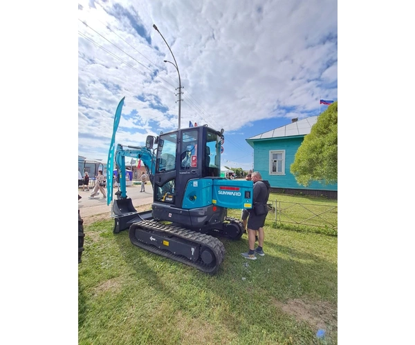 Изображение Мини-экскаватор SUNWARD SWE35UF