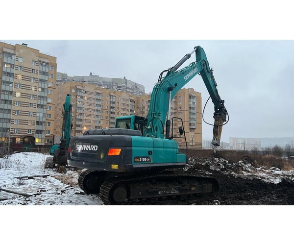 Изображение Среднеразмерный экскаватор SUNWARD SWE215E-3H