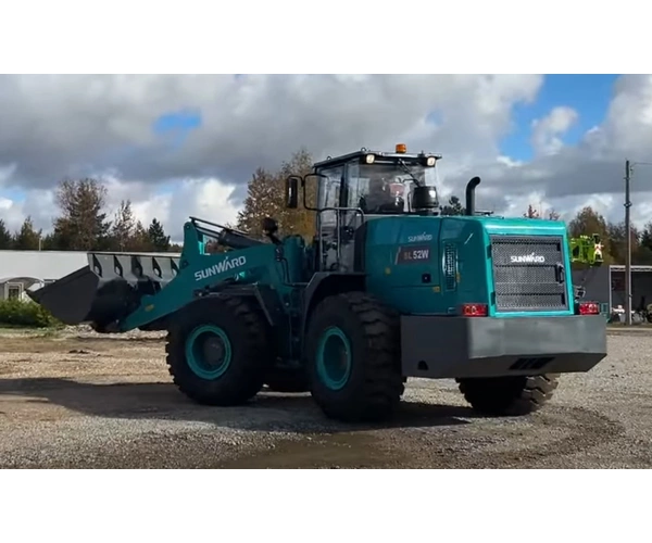 Изображение Фронтальный погрузчик SUNWARD SL52W